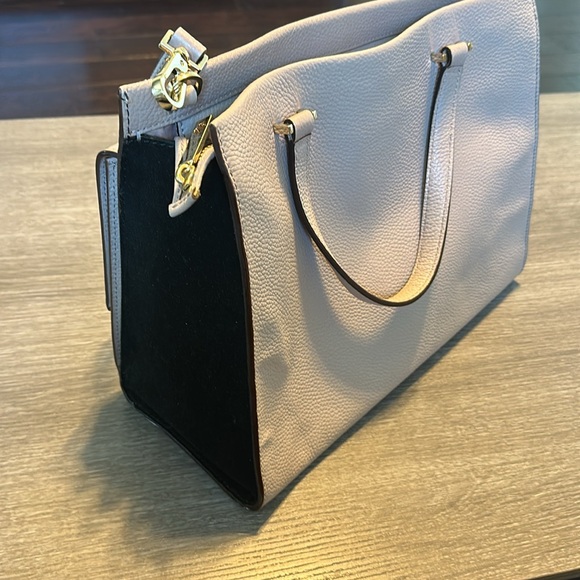 Kate Spade Taupe Pebbled Leather Large Front Flap Tote w/ Black Suede Sides - Picture 3 of 8